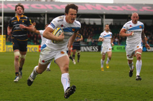 Bryan Rennie runs in the second of Exeter's four tries, Worcester Warriors v Exeter Chiefs, Aviva Premiership, Sixways, Worcester, England, April 14, 2012