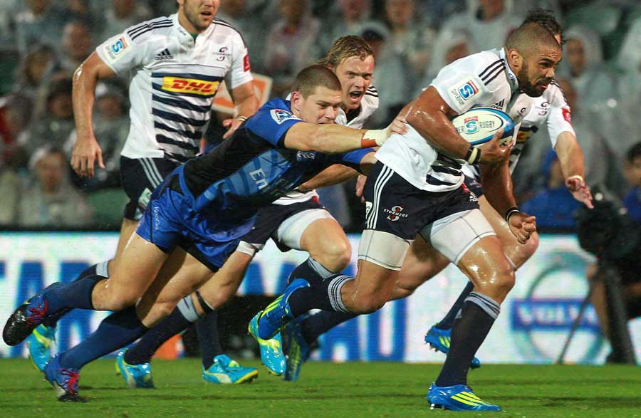 Stormers flyer Bryan Habana evades his marker and prepares to sprint away