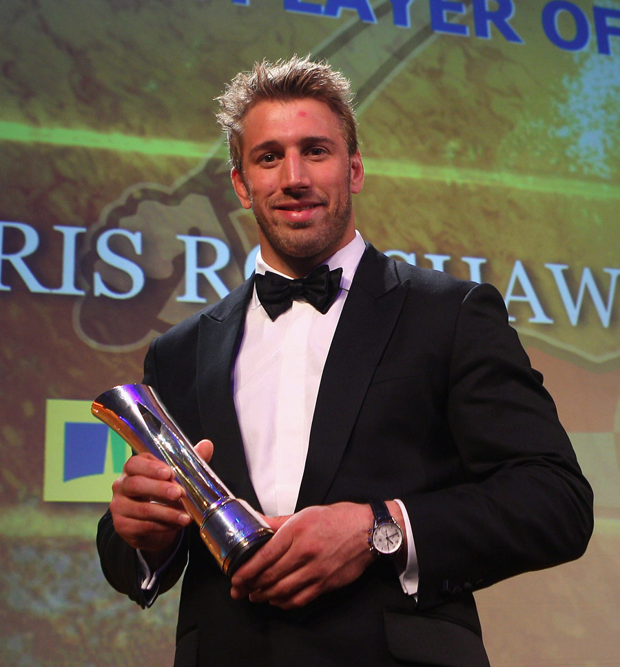 Chris Robshaw poses with the Aviva Premiership Player of the Season trophy