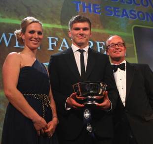 Owen Farrell collects his Discovery of the Season award