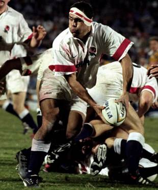 England's Richard Pool-Jones looks to shift the ball, Australia v England, Brisbane, Australia, June 6, 1998