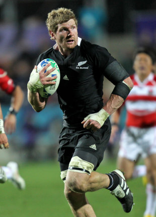 New Zealand's Adam Thomson on the charge, New Zealand v Japan, Rugby World Cup 2011, Waikato Stadium, Hamilton, New Zealand, September 16, 2011