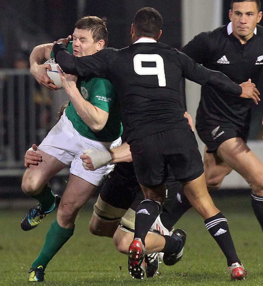 Ireland's Brian O'Driscoll finds his way blocked