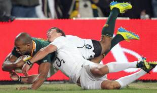 South Africa's JP Pietersen scores a try despite Ben Youngs' efforts, South Africa v England, Ellis Park, Johannesburg, South Africa, June 16, 2012