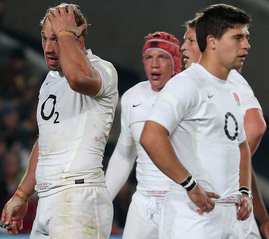 England skipper Chris Robshaw shows his frustration