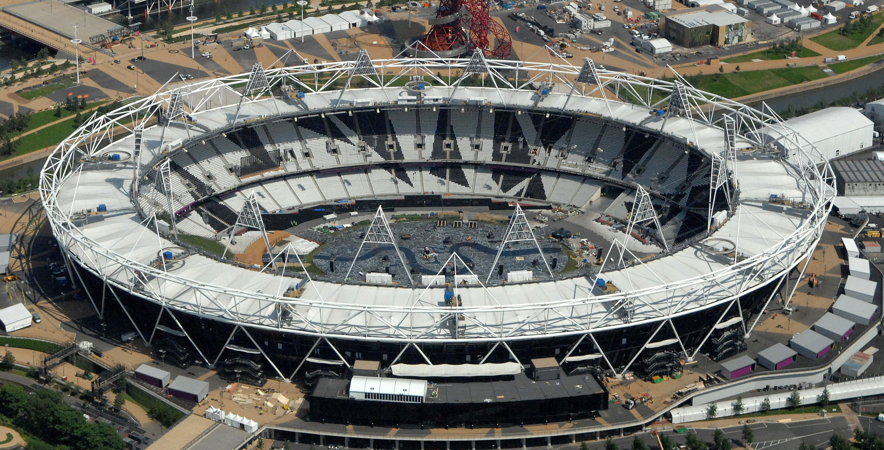 London's Olympic Stadium has been put forward as a venue for the 2015 World Cup.