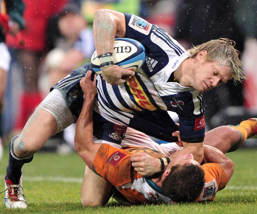 The Stormers' Joe Pietersen gets to grips with an opponent