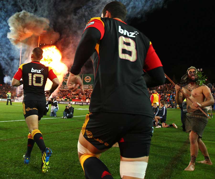 Aaron Cruden leads the Chiefs onto the field