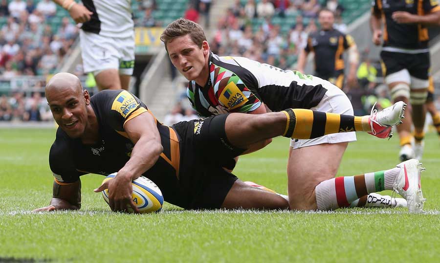 Wasps wing Tom Varndell grounds the ball for a try