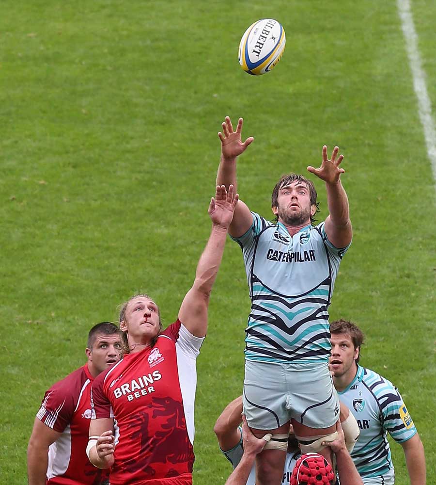 Leicester lock Geoff Parling claims a lineout