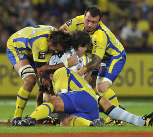 Racing Metro's Antoine Battut is engulfed by the Clermont Auvergne defence, Clermont Auvergne v Racing Metro, Top 14, Stade Marcel Michelin, Montferrand, France, September 9, 2012