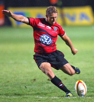 Toulon's Jonny Wilkinson slots a kick, Perpignan v Toulon, Top 14, Stade Aime Giral, Perpignan, France, August 18, 2012