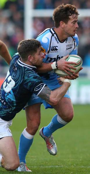 Sale's Danny Cipriani looks for the offload
