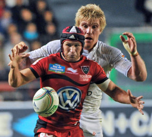 Toulon's Matt Giteau and Montpellier's Remy Martin vie for the ball, Toulon v Montpellier, Heineken Cup, Stade Mayol, Toulon, France, October 14, 2012