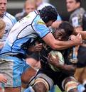 Montpellier's Fulgence Ouedraogo vies with Sale's Fraser McKenzie 