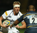 Sale's Andy Powell confronts Worcester's Aleki Lutui 