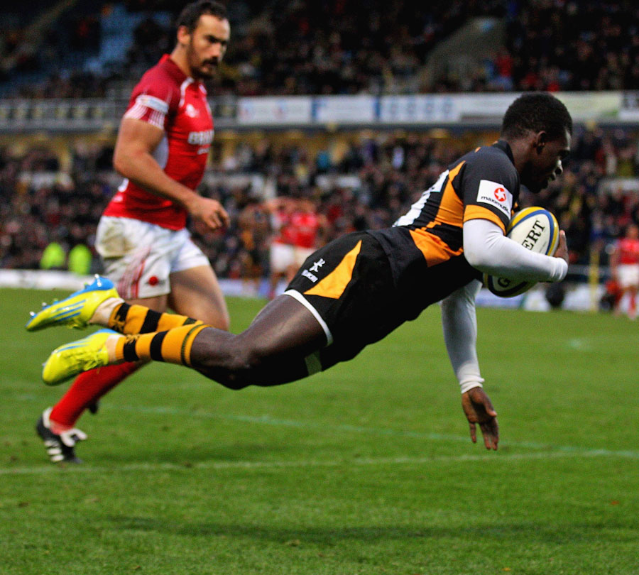 Wasps' Christian Wade dives in to score