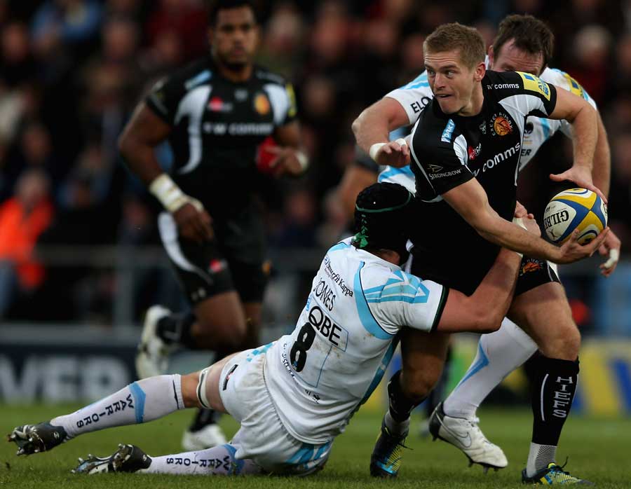 Exeter's Gareth Steenson looks for the offload 