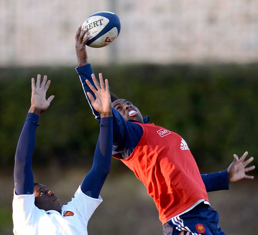 France's Fulgence Ouedraogo plucks a lineout