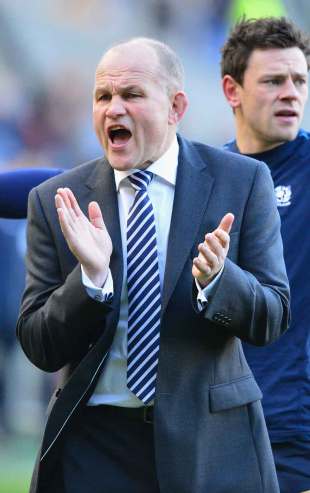 Scotland coach Andy Robinson barks out some pre-match orders