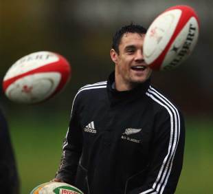 New Zealand's Dan Carter watches on in training, University of Glamorgan, Cardiff, Wales, November 21, 2012