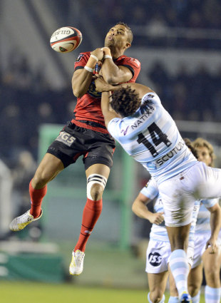 Toulon's Delon Armitage fails to lay claim to a high ball, Toulon v Racing Metro, Top 14, Stade Felix Mayol, Toulon, France, January 6, 2013