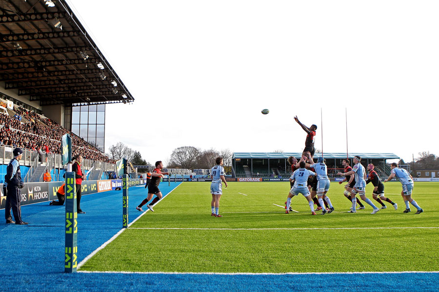 Saracens secure the lineout at the new Allianz Park