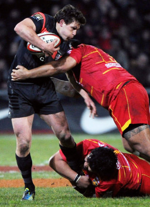 Toulouse's Luke Burgess is shackled by the Perpignan defence, Toulouse, Perpignan, Top 14, Stade Ernest-Wallon , Toulouse, France, February 15, 2013
