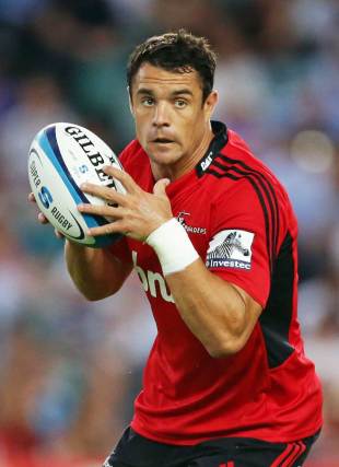 Dan Carter of the Crusaders runs with the ball during the Super Rugby trial match against the Waratahs, Allianz Stadium, Sydney, February 14, 2013