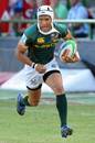 South Africa's Gio Aplon on the charge