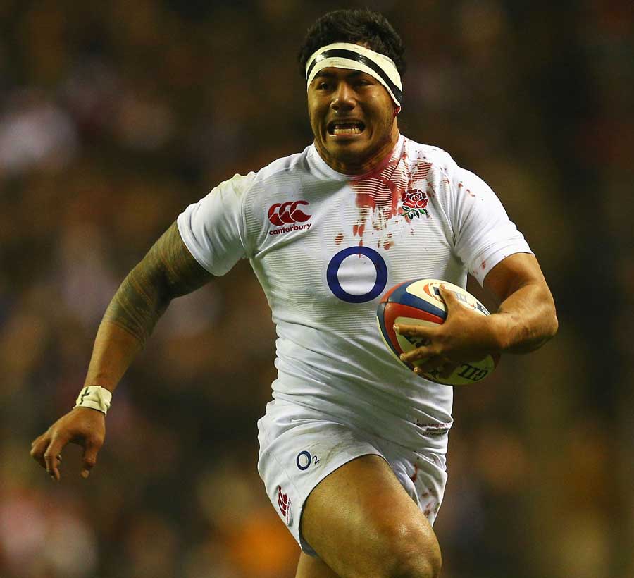 England's Manu Tuilagi sprints away for his try