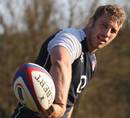 England's Chris Robshaw offloads in training