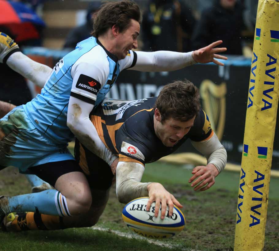 Elliot Daly goes over in the corner for London Wasps against Northampton