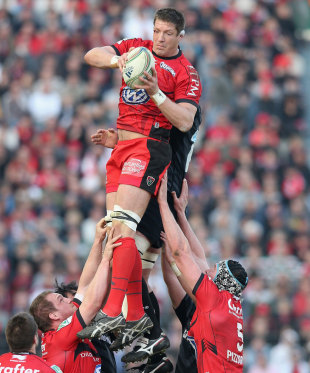 Toulon's Bakkies Botha claims the ball at a lineout, Toulon v Leicester Tigers, Heineken Cup, Stade Felix Mayol, Toulon, France, April 7, 2013