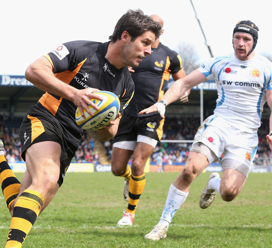London Wasps' Hugo Southwell runs in a try