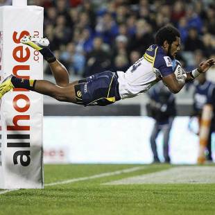 The Brumbies' Henry Speight scores a spectacular try against the Force, Brumbies v Western Force, Super Rugby, Canberra Stadium, Canberra, April 27, 2013
