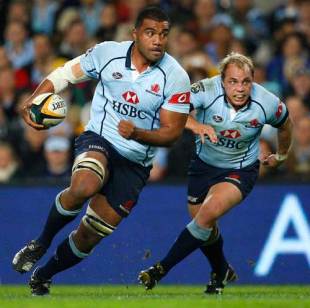 Waratahs No 8 Wycliff Palu charges forward with team-mate Phil Waugh in support, May 24 2008