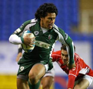 London Irish's Elvis Seveali'i goes through to score the first try during hsi side's European Challenge Cup clash with Dax at the Madejeski Stadium in Reading, England on December 11, 2008.