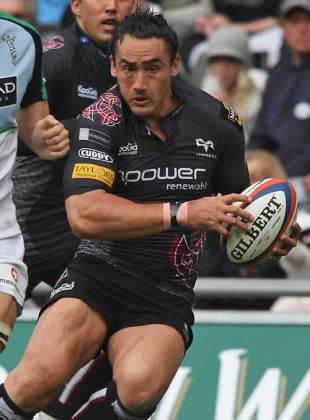 The Ospreys' Sonny Parker with the ball during the Anglo-Welsh Cup clash with Harlequins at the Liberty Stadium in Swansea, Wales on October 5, 2008. 