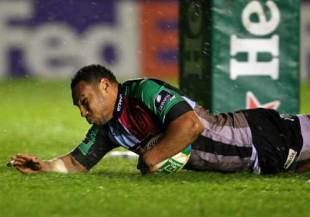 Harlequins' Jordan Turner-Hall scores a try during the Heineken Cup clash with Stade Francais at the Stoop in Twickenham, England on December 13, 2008.