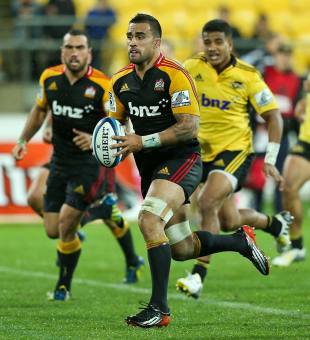 Chiefs captain Liam Messam charges forward against the Hurricanes, Super Rugby, Round 14, Hurricanes v Chiefs, Westpac Trust Stadium, Wellington
