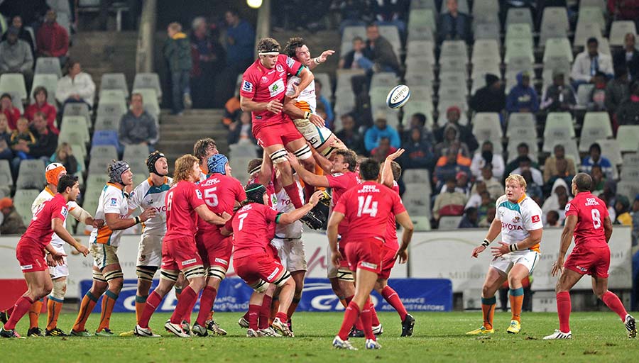 Reds lock Rob Simmons wins a lineout against the Cheetahs