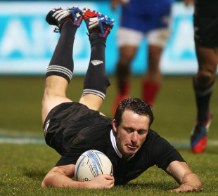 New Zealand's Ben Smith touches down for a score, New Zealand v France, AMI Stadium, Christchurch, June 15, 2013