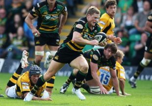 Chris Ashton, the Northampton wing races away to score a try during the Guinness Premiership match between Northampton Saints and London Wasps at Franklin's Gardens on September 20, 2008 in Northampton, England. 