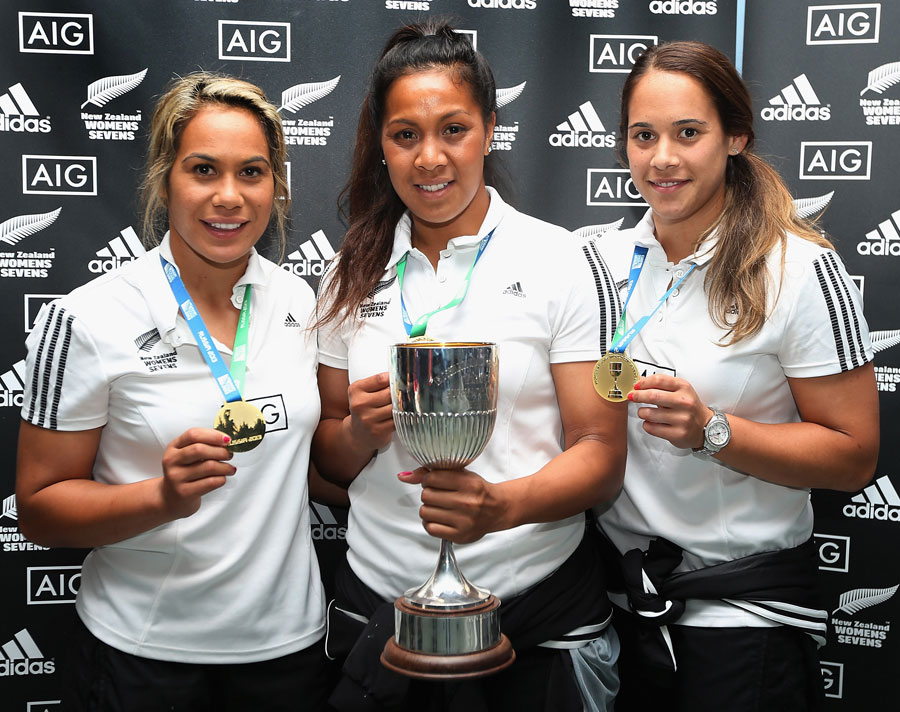 Huriana Manual, Linda Ituna and Kayla McAlister of the New Zealand Woman's Sevens squad pose