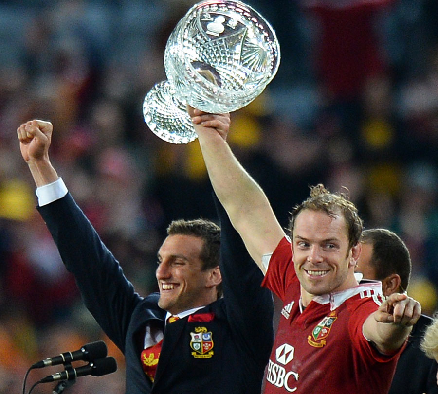 Sam Warburton and Alun Wyn Jones raises the Cup for the Lions