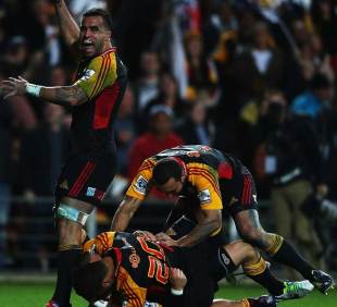 The Chiefs' Liam Messam celebrates Robbie Robinson's try, Chiefs v Brumbies, Super Rugby, Super Rugby final, Waikato Stadium, Hamilton, August 3, 2013