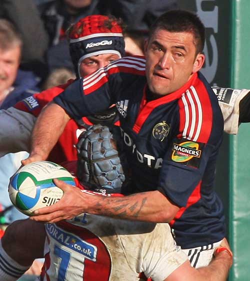 Munster's Rua Tipoki looks for support
