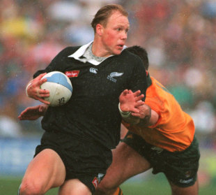 New Zealand's Jeff Wilson looks for support, New Zealand v Australia, Eden Park, Auckland, July 22, 1995