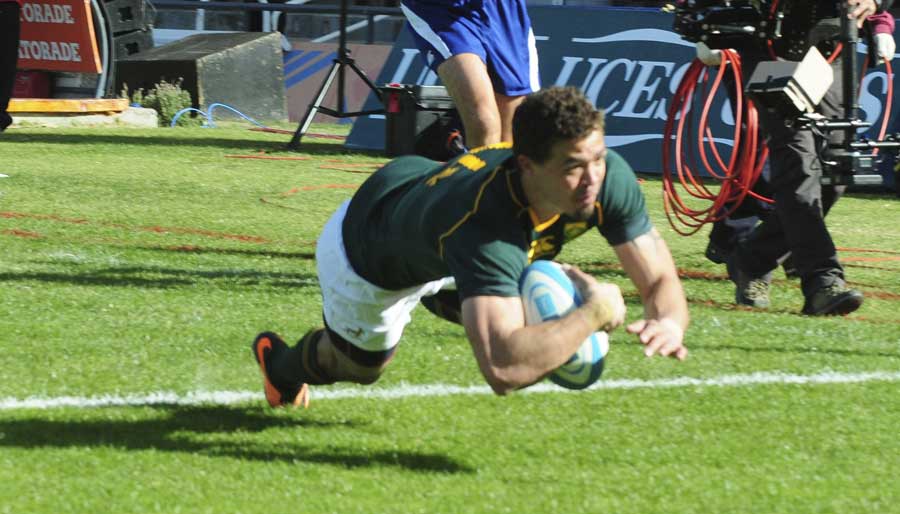 Bjorn Basson goes over for South Africa